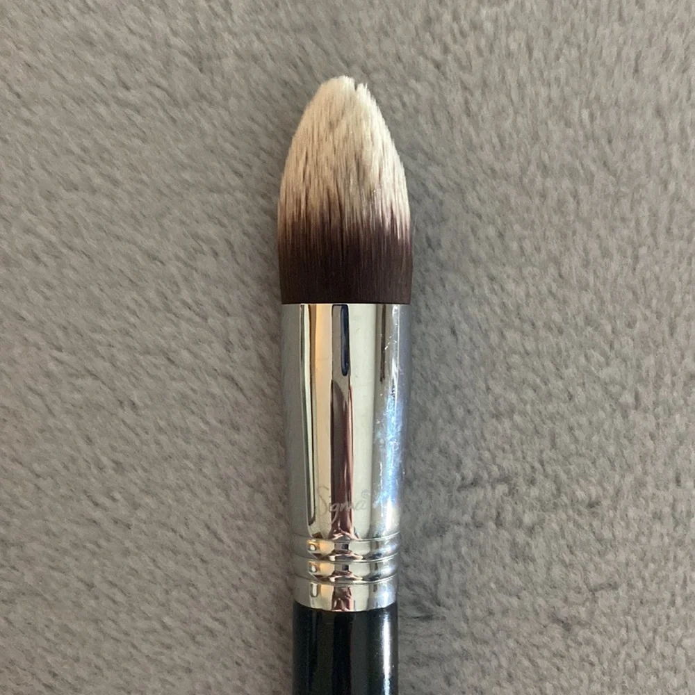 3/$30 🌸 Gently Used Sigma F86 Tapered Kabuki Brush